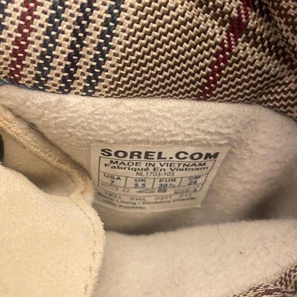 Sorel Cream and Navy Lace-Up Boots - Picture 6 of 7